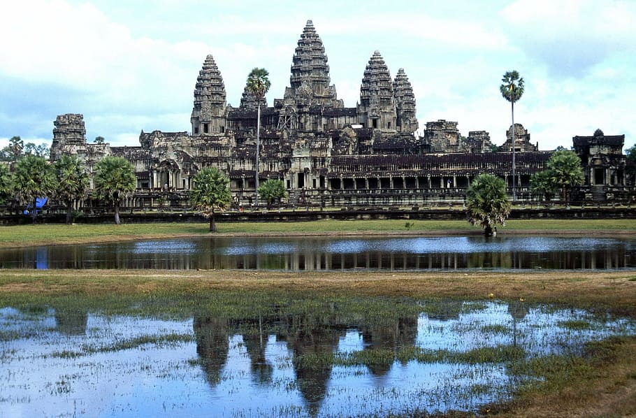 angkor-wat-temple-twelfth-century-cambodia-asia